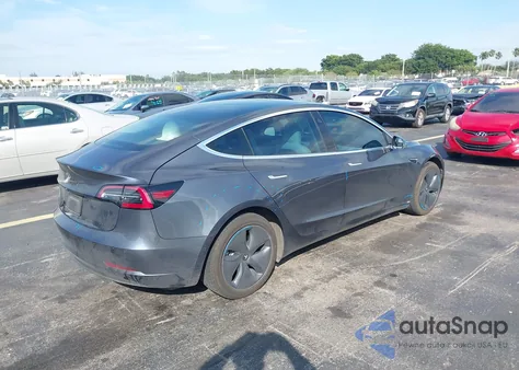 2020 Tesla Model 3 Standard Range Plus Rear-Wheel Drive/Standard Range Rear-Wheel Drive z USA, uszkodzony, nr VIN 5YJ3E1EA8LF634555